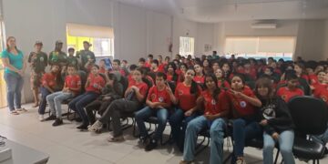 Educação Ambiental: Alunos da Escola Cívico-Militar participam de palestra sobre conservação do solo