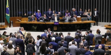 Congresso impõe nova derrota ao governo e derruba veto à dosimetria