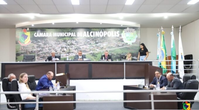 Sessão Ordinária é realizada no Plenário “Adolfo Alves Carneiro”