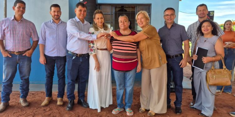 Dignidade e Emoção: Prefeitura e Governo do Estado entregam casas populares na Vila Industrial