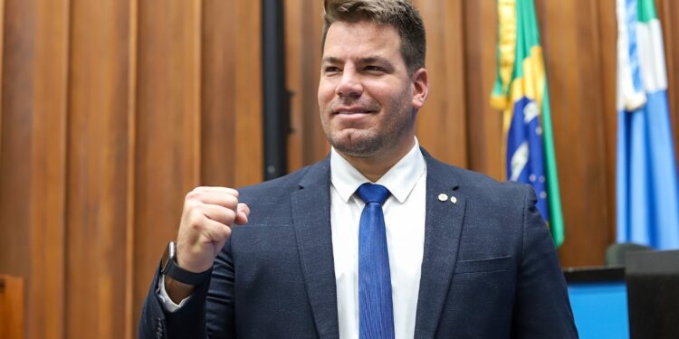 Cenário Eleitoral 2026: Pesquisa IPR aponta liderança de Reinaldo Azambuja e Capitão Contar na disputa pelo Senado
