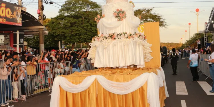 Orgulho e Tradição: Desfile Cívico-Militar celebra 46 anos de história em Costa Rica