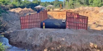 Inovação na Área Rural: Prefeitura substitui ponte de madeira por tubulação de PAD e concreto no Córrego da Mata