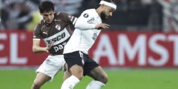 Libertadores: Corinthians tropeça diante do Platense em noite marcada por adeus de Memphis e erros fatais