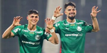 Palmeiras bate Sporting Cristal e assume liderança do Grupo F