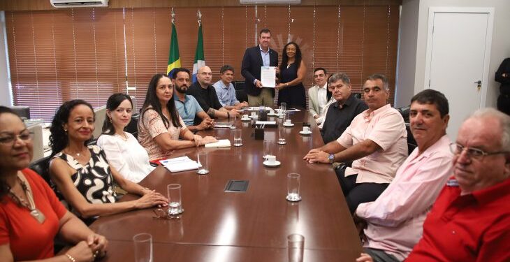 Governo de MS autoriza novo concurso com 2 mil vagas para professores da Rede Estadual