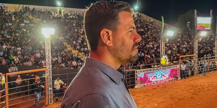 Capitão Contar mantém agenda ativa nos municípios e reforça diálogo com a população sul-mato-grossense