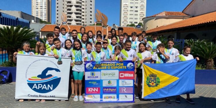 Show nas Piscinas: Projeto social da APAN Costa Rica brilha no Estadual de Inverno e fatura 98 medalhas