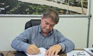 Valorização do Funcionalismo: Prefeito sanciona reajuste de 4,26% e institui janeiro como data-base permanente para administrativos