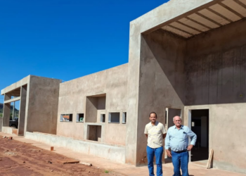Avanço na Saúde: Prefeito Juvenal Consolaro vistoria obras da nova UBS Porte I no Bairro Pequi I