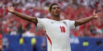 Bellingham faz 2, Inglaterra tira a Noruega na prorrogação e vai à semi