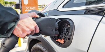 Lei de isenção do IPVA tramita na ALEMS e emplacamento de híbridos/elétricos chega a 244.992 mil veículos no 1º semestre no país