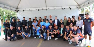 Vereadores participam da entrega de novas viaturas e de uniformes esportivos em Alcinópolis