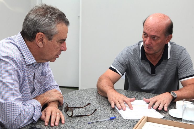 Em visita à ALEMS, ministro recebe diploma e conversa sobre a Rota Bioceânica