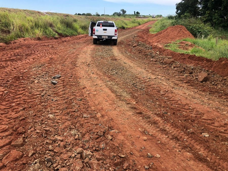 ” Figueirão ” Secretaria Municipal de Infraestrutura continua a todo vapor fazendo manutenção nas estradas.