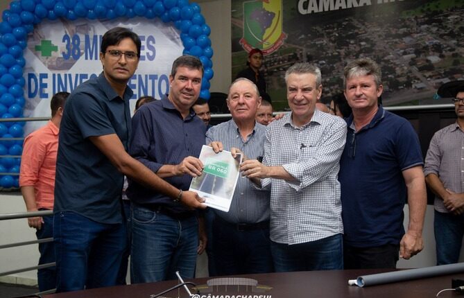 Secretário Eduardo Riedel se compromete em buscar soluções para a BR 060