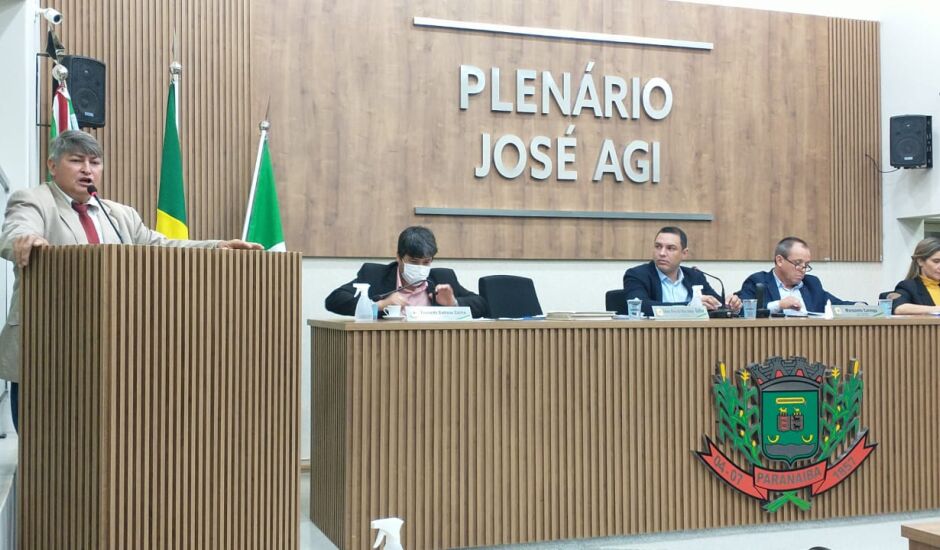 Bodinho assume cadeira de Nelo afastado do cargo após prisão de vereador