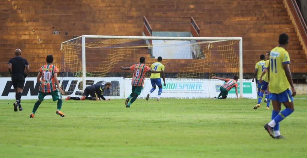 Estadual de Futebol 2022: Coxim é goleado, e Naviraiense e Dourados se classificam à próxima fase