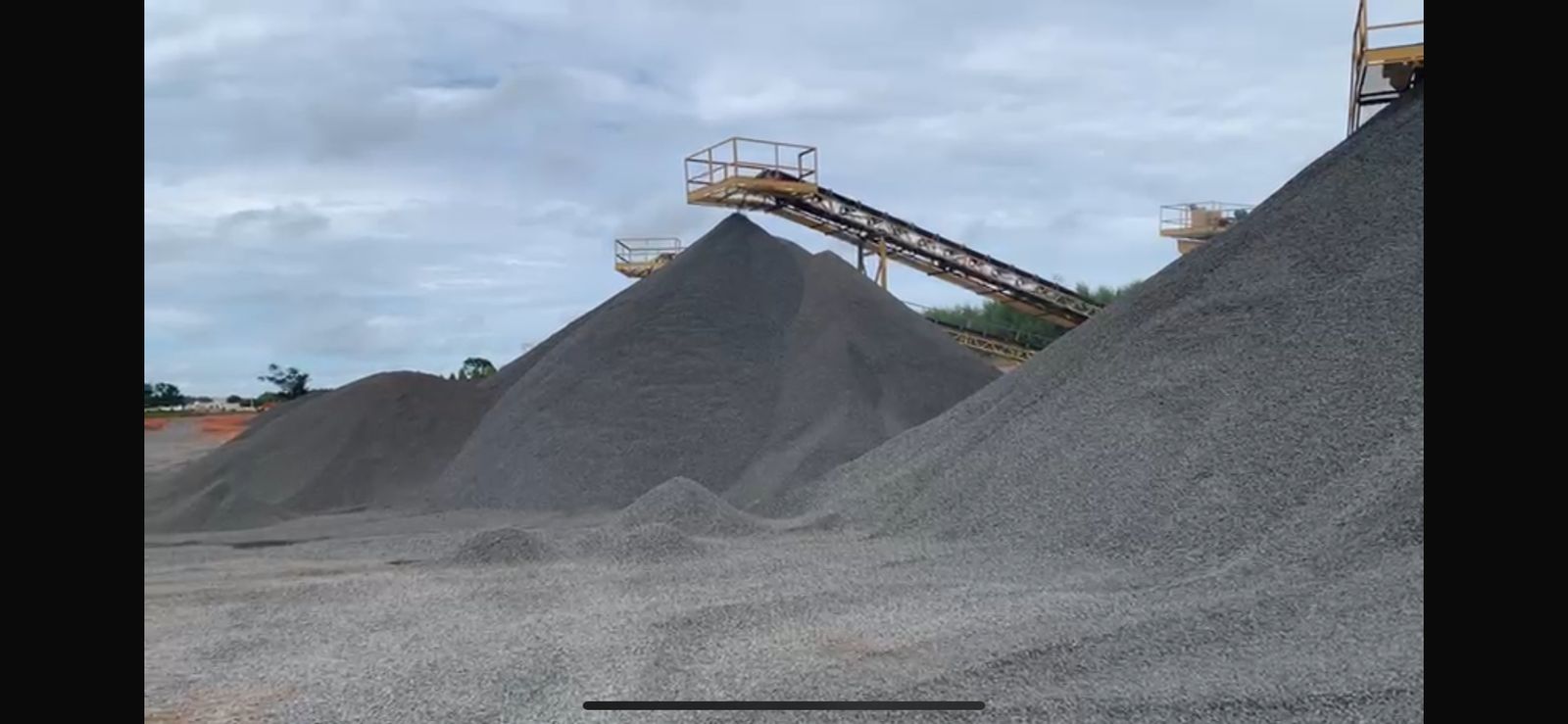 Obras da fábrica de celulose em Inocência atraem investimento de R$ 22 milhões de empresa de mineração ligada à construção civil