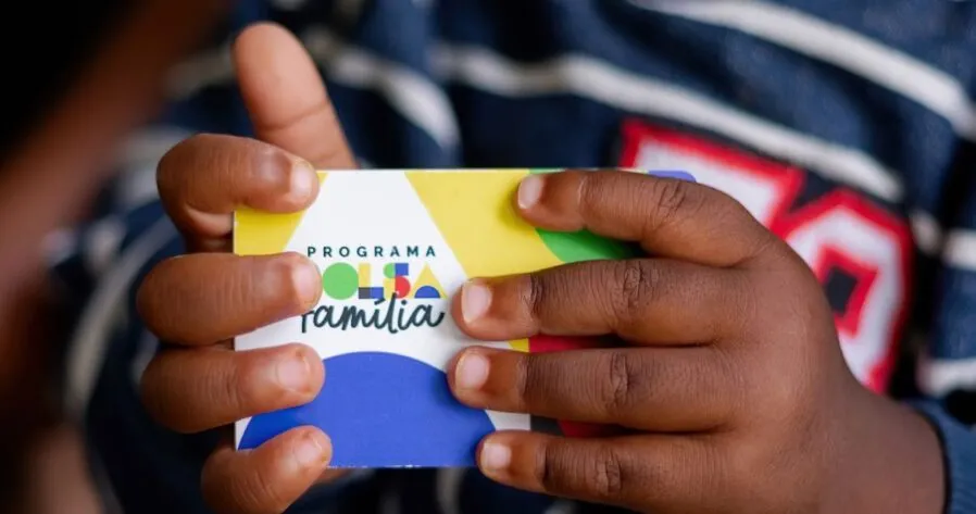Orçamento: governo corta R$ 7,7 bi no Bolsa Família