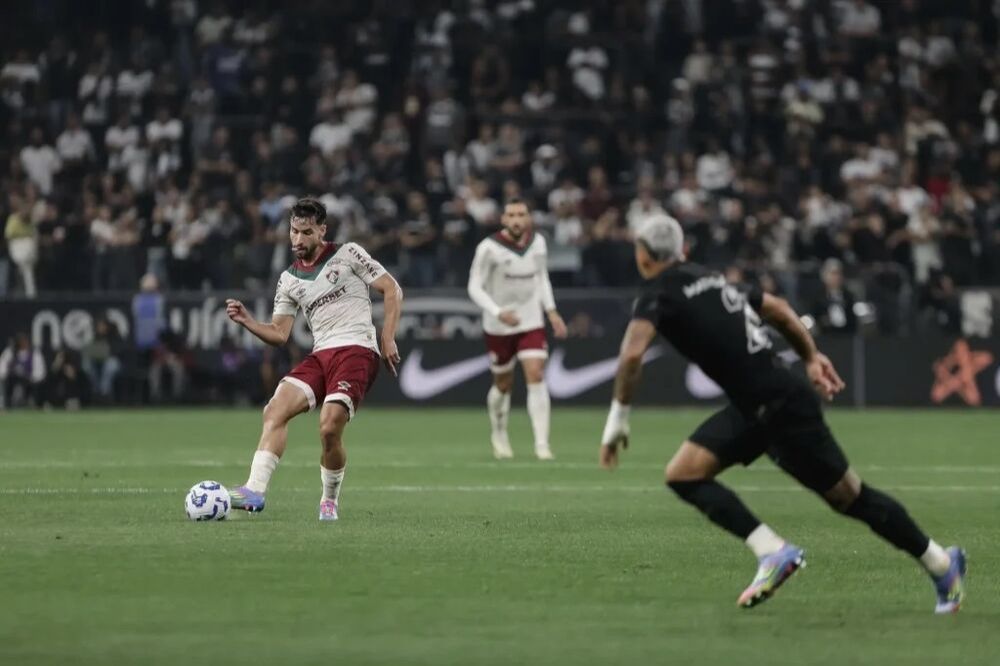 Fluminense derrota Corinthians na Neo Química Arena e chega a terceira vitória seguida no Brasileirão