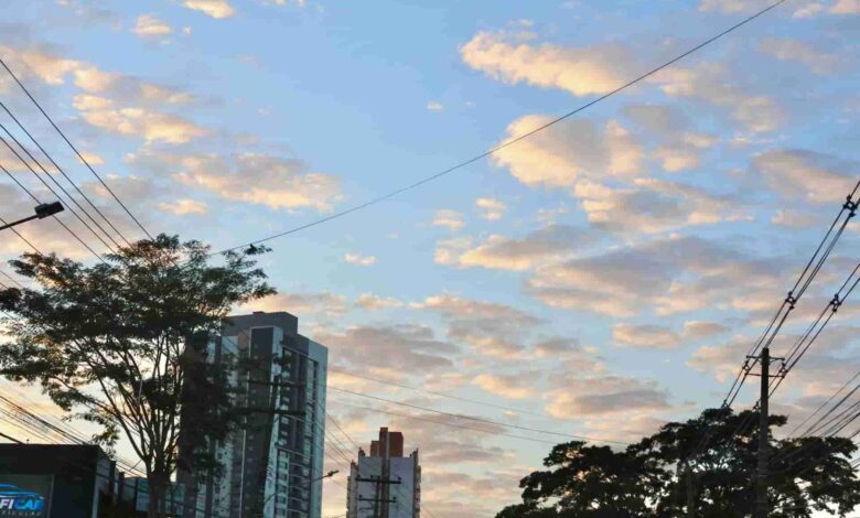 Tempo seco persiste em Mato Grosso do Sul nesta segunda-feira; umidade do ar chega a 14%
