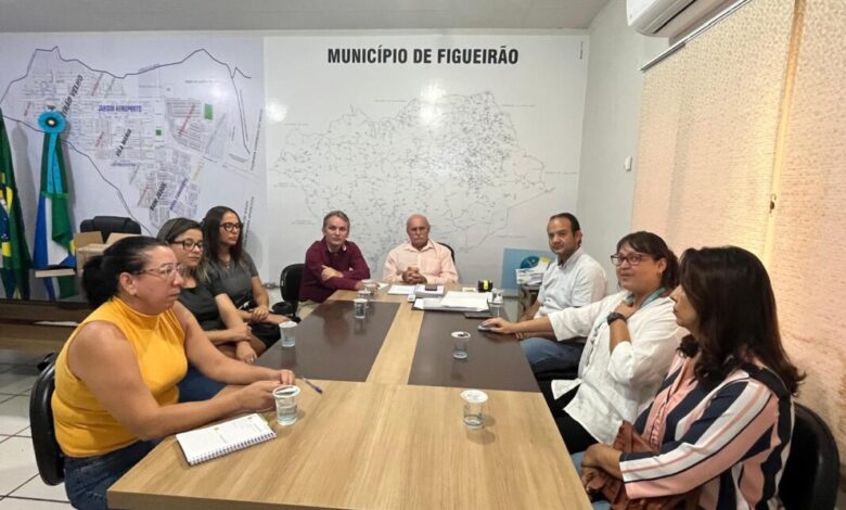 Prefeito Juvenal Consolaro discute avanços na educação com equipe do Sistema Aprende Brasil