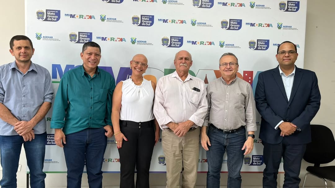 Comitiva de Figueirão apresenta demanda habitacional à Agência de Habitação de MS