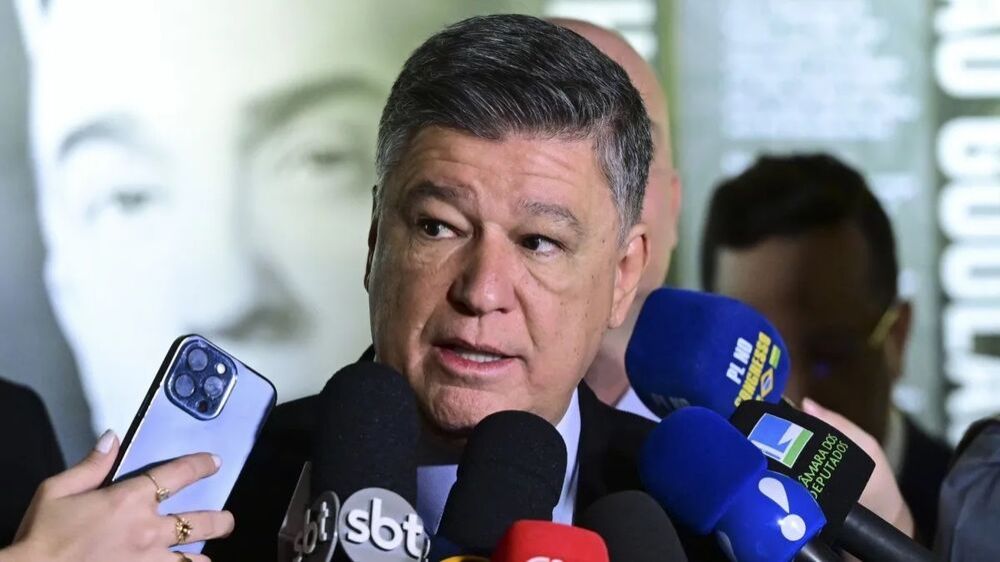 Presidente da CPMI do INSS diz ser “urgente” convocar irmão de Lula