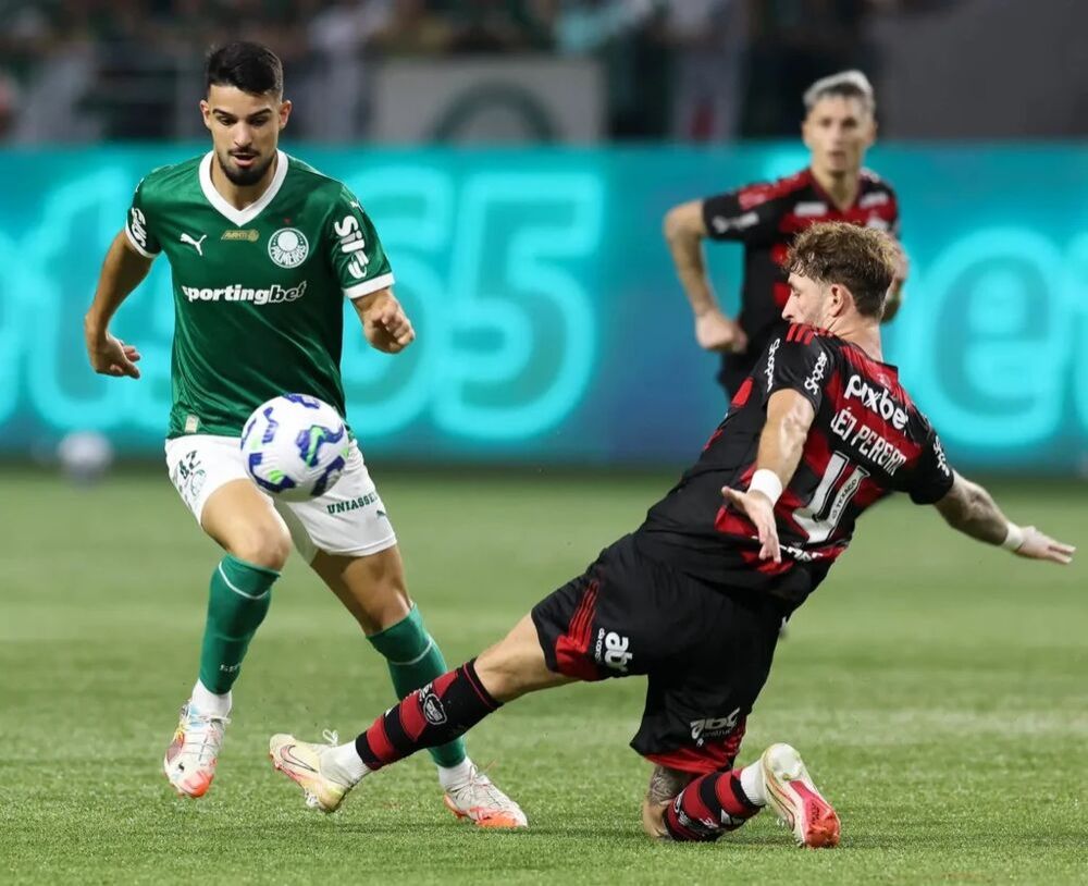 Flamengo e Palmeiras fazem hoje confronto direto pela ponta do Brasileirão