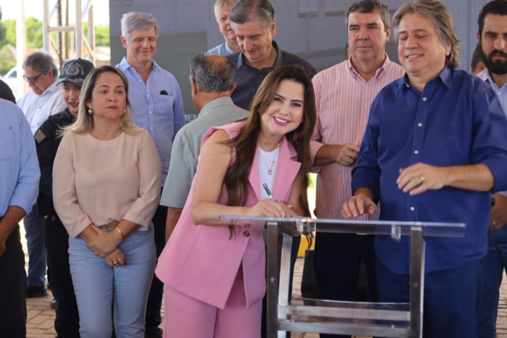 Deputada Mara Caseiro acompanha entregas de R$ 120 milhões em obras de infraestrutura em cinco municípios de MS