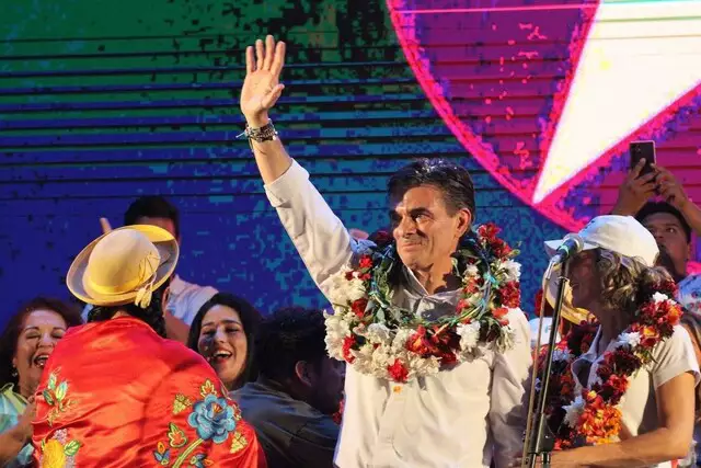 Paz é eleito presidente da Bolívia e encerra 20 anos de domínio da esquerda