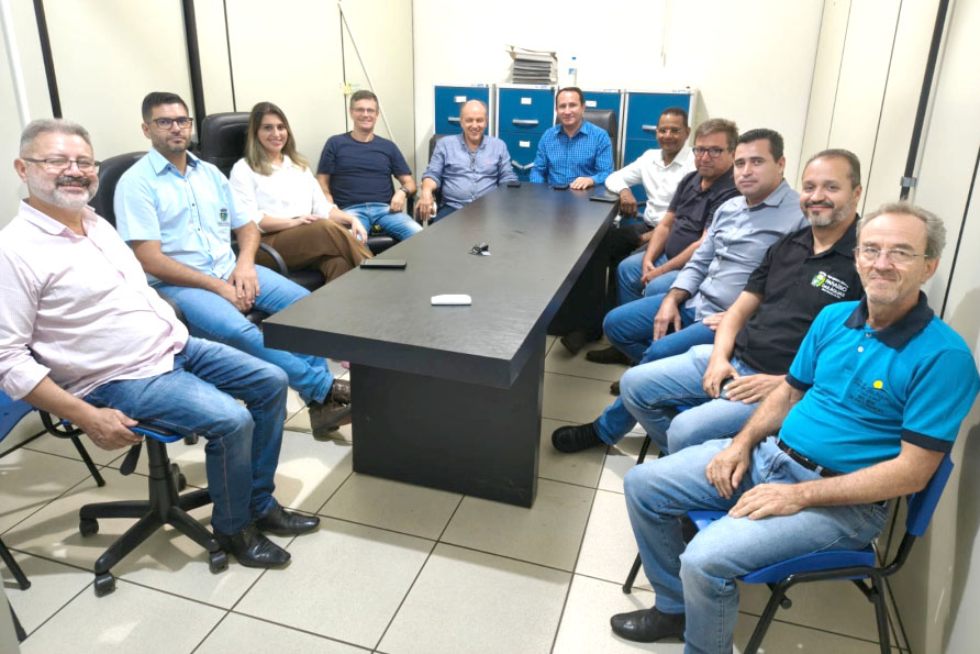 Deputado Estadual Júnior Mochi visita Paraíso das Águas, onde foi recebido pelo Executivo e Legislativo Municipal