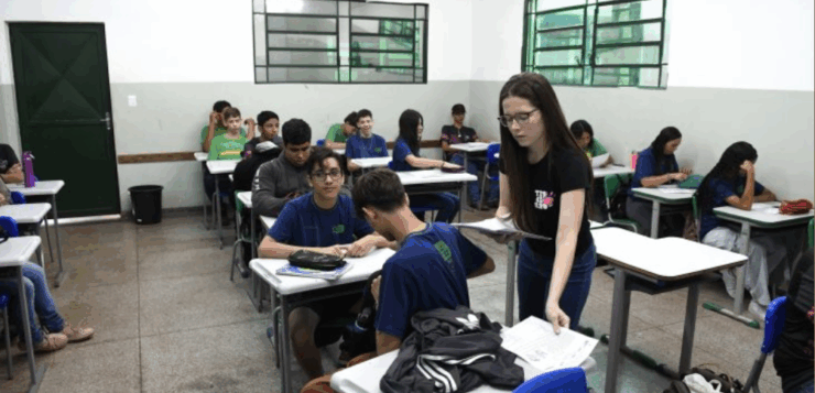 MS abre seleção para professores temporários com salário de até R$ 7,5 mil