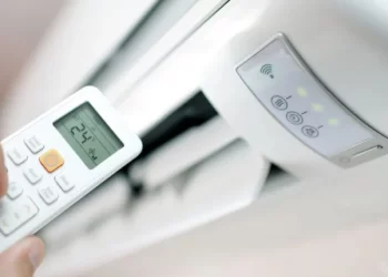 Ar-condicionado sem susto na conta de luz: uso correto pode gerar economia de até 40%