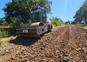 Prefeitura de Camapuã intensifica manutenção de vias com serviços de patrolamento e cascalhamento
