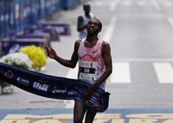 Etíope Muse Gizachewé é campeão da prova masculina da São Silvestre