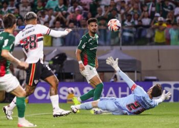 Palmeiras vence clássico e deixa São Paulo perto da zona de rebaixamento