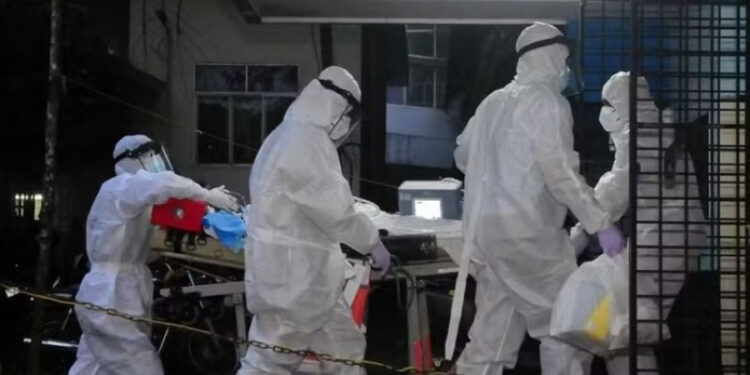 Aeroportos da Ásia retomam máscaras e monitoramento contra o vírus Nipah