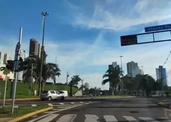 Primeiro domingo do ano começa com 20°C e não passa dos 34°C