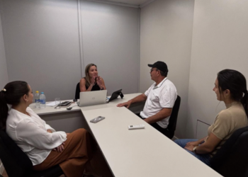 Parceria pelo cidadão: Executivo visita estrutura da “Carreta da Justiça” e destaca importância do atendimento local