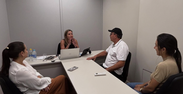 Parceria pelo cidadão: Executivo visita estrutura da “Carreta da Justiça” e destaca importância do atendimento local