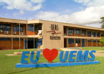 UEMS abre o ano com seleções para professores em 8 cidades; salários chegam a R$ 10,2 mil