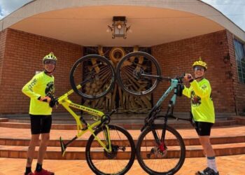 Fé sobre duas rodas: Vereador de Rio Verde encara 1.380 km de bicicleta até Aparecida (SP)
