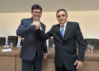 Troca de comando: Roni Cota assume prefeitura de Costa Rica durante férias do delegado Cleverson