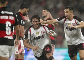 Flamengo é vice da Recopa após derrota para o Lanús