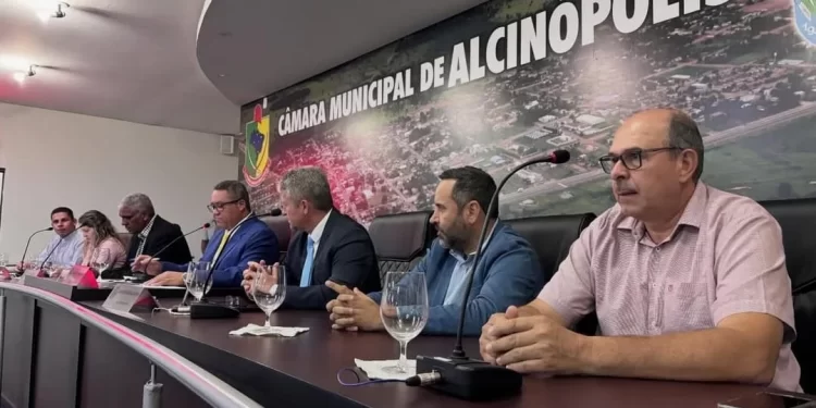 Prefeito e Vereadores de Alcinópolis reafirmam aliança em Sessão Solene