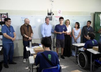 180 mil alunos retornam hoje às escolas estaduais; zona rural terá refeição extra
