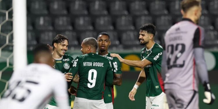 5 a 1: Palmeiras atropela o Vitória em Barueri e espanta a crise antes do Dérbi