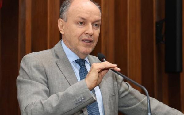 Reconhecimento em Coxim: Junior Mochi propõe Utilidade Pública para o Clube FUT 50